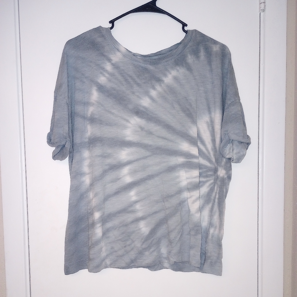 A gray and white t-shirt